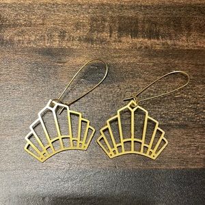 NWOT Art deco gold earrings